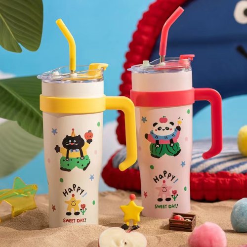 Cute Panda large capacity Ice Bully cup with handle straw cup
